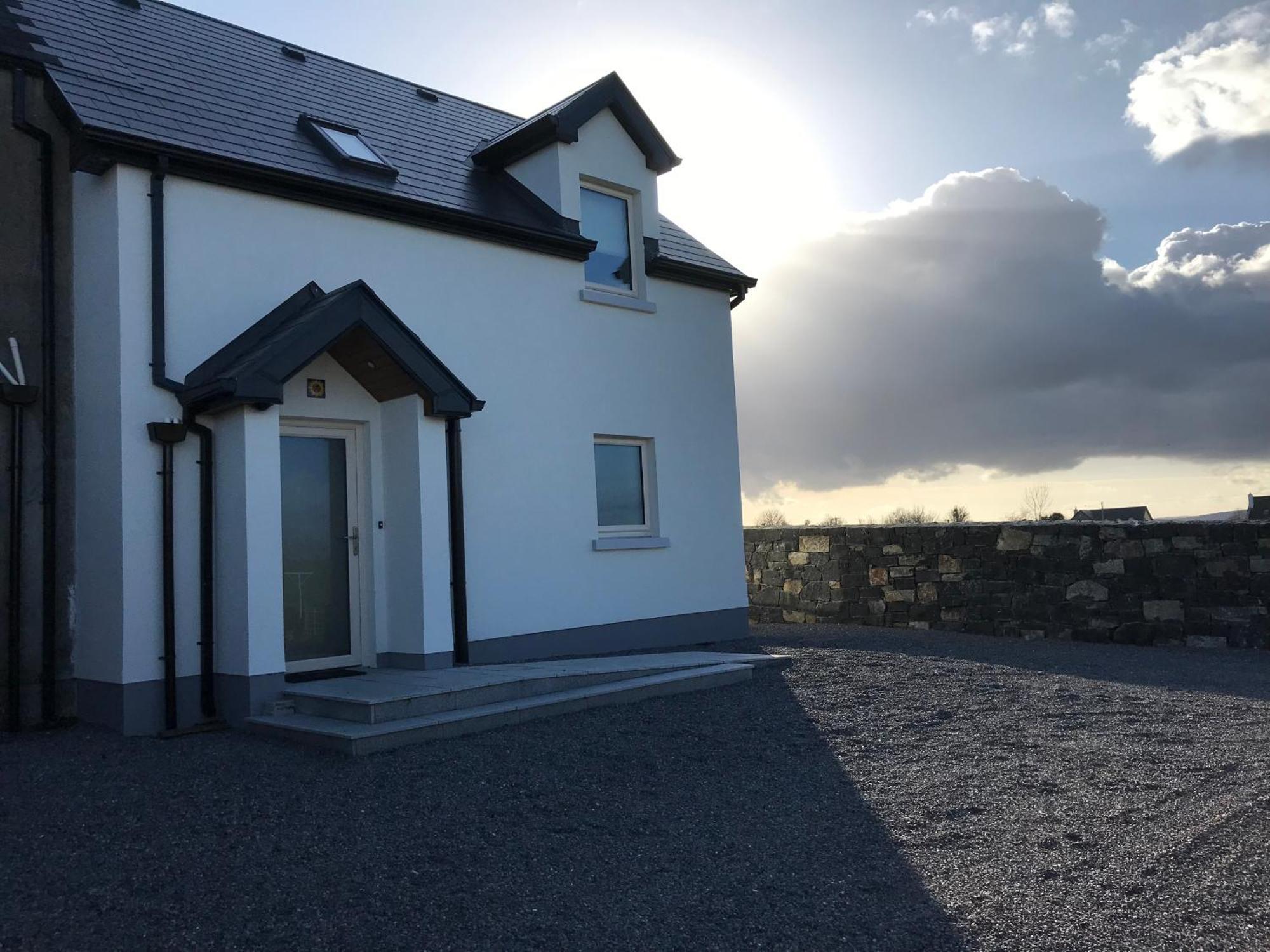 Corrib View Farmhouse ゴールウェイ エクステリア 写真