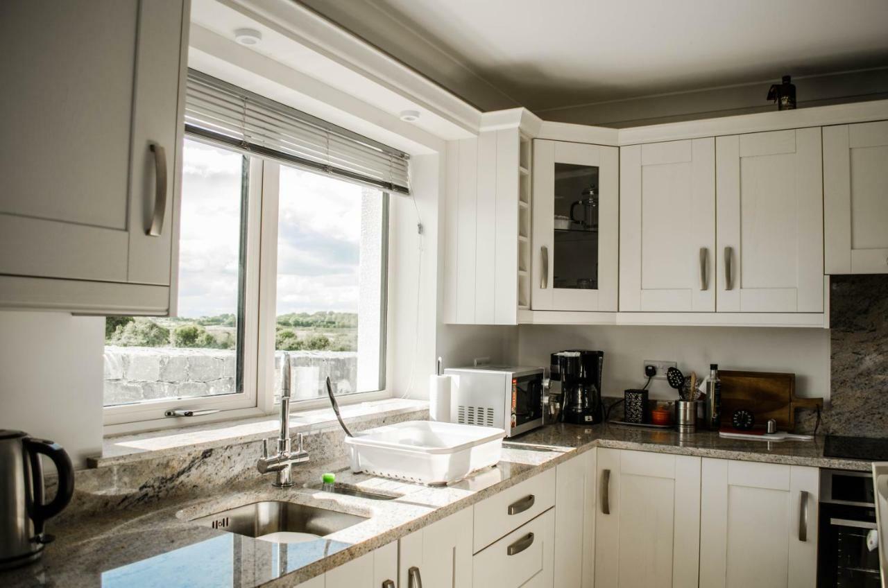 Corrib View Farmhouse ゴールウェイ エクステリア 写真