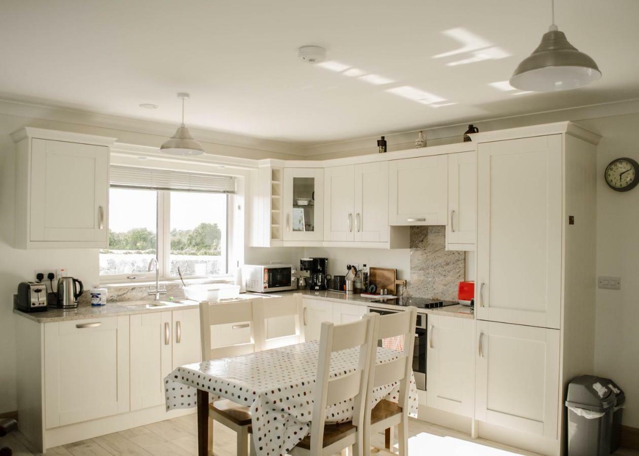 Corrib View Farmhouse ゴールウェイ エクステリア 写真